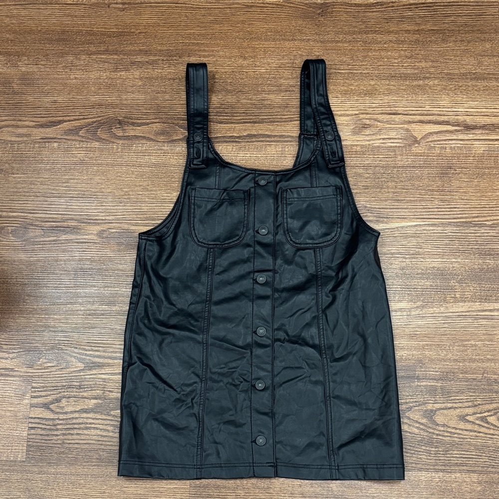 Black Sleeveless Button-Down Top